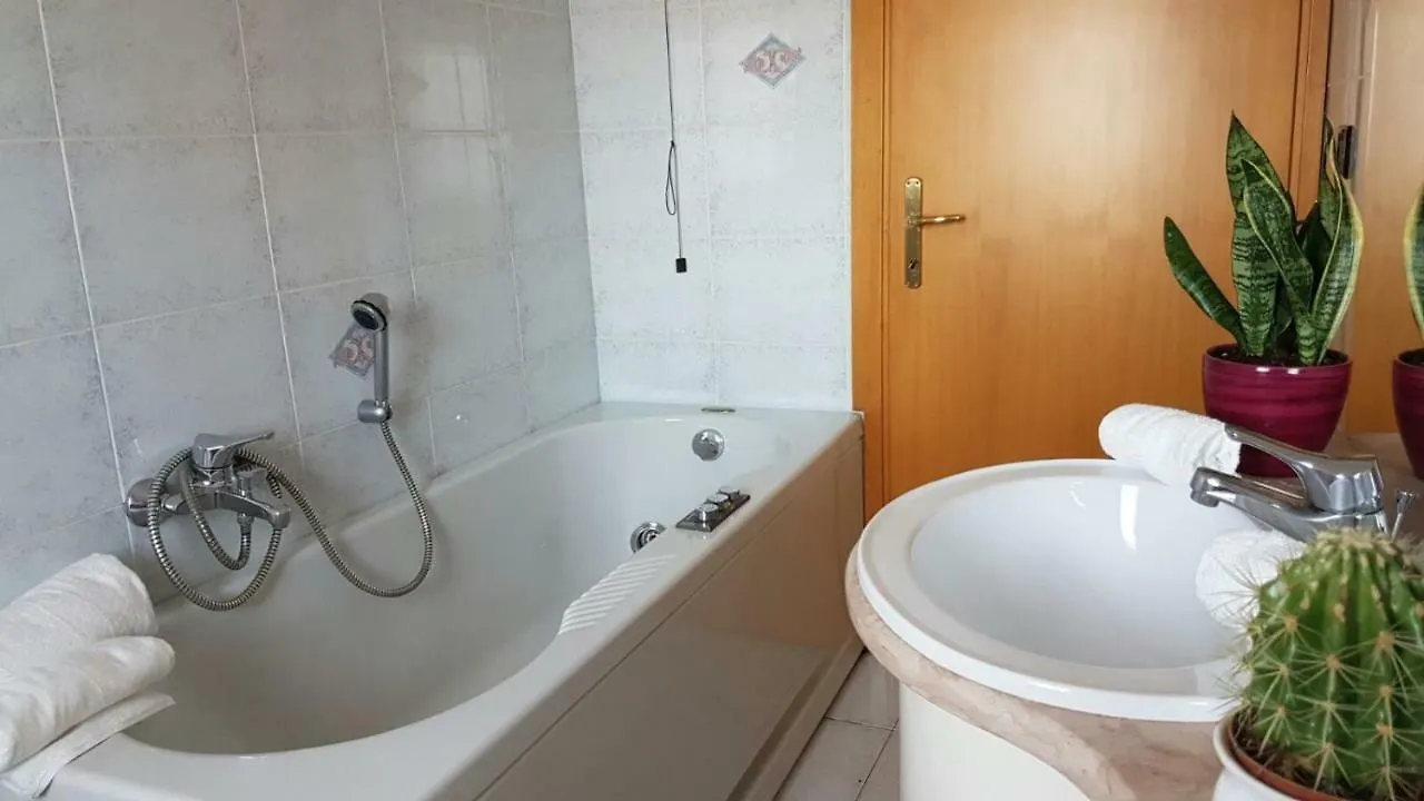 Apartment Domus Maris Viserba: Beachfront Stay Near Rimini Fairgrounds