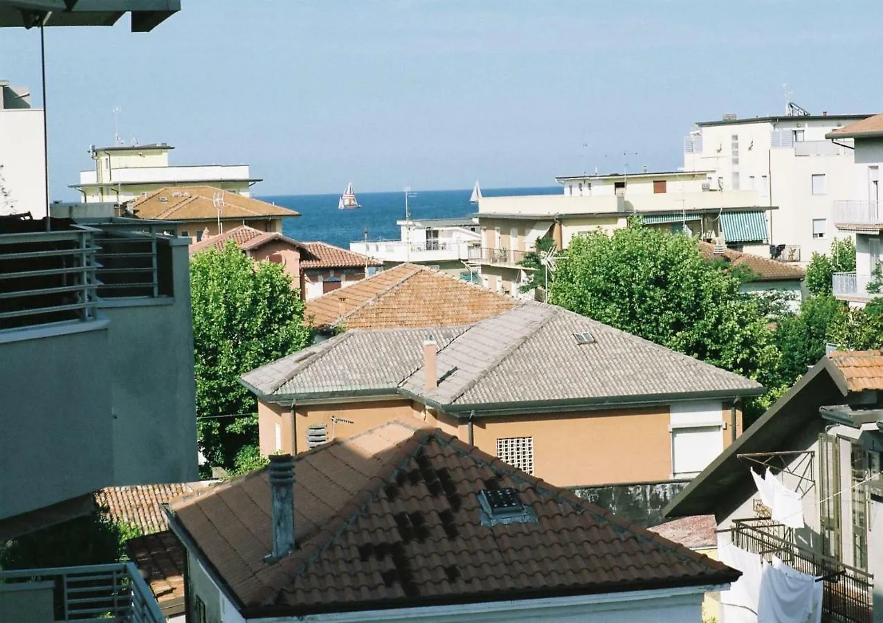 Apartment Domus Maris Viserba: Beachfront Stay Near Rimini Fairgrounds