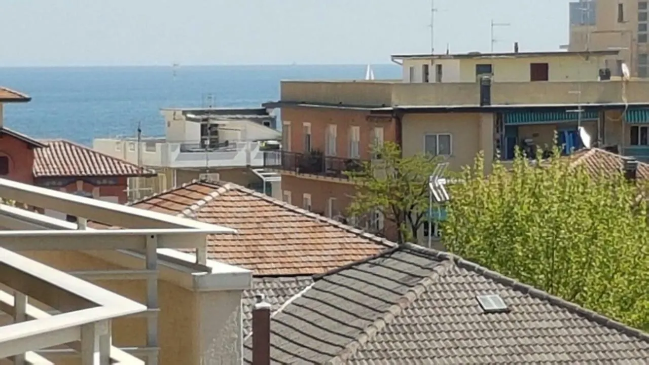 Domus Maris Viserba: Beachfront Stay Near Rimini Fairgrounds Apartment
