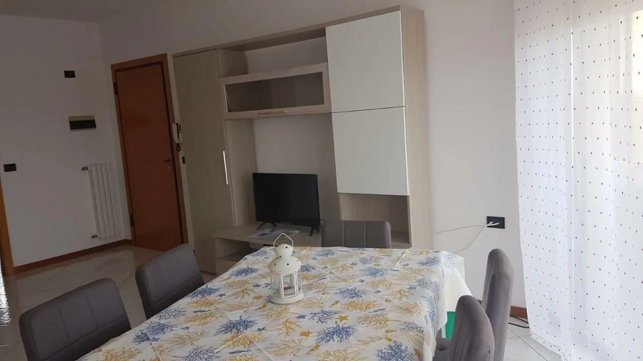 Apartment Domus Maris Viserba: Beachfront Stay Near Rimini Fairgrounds
