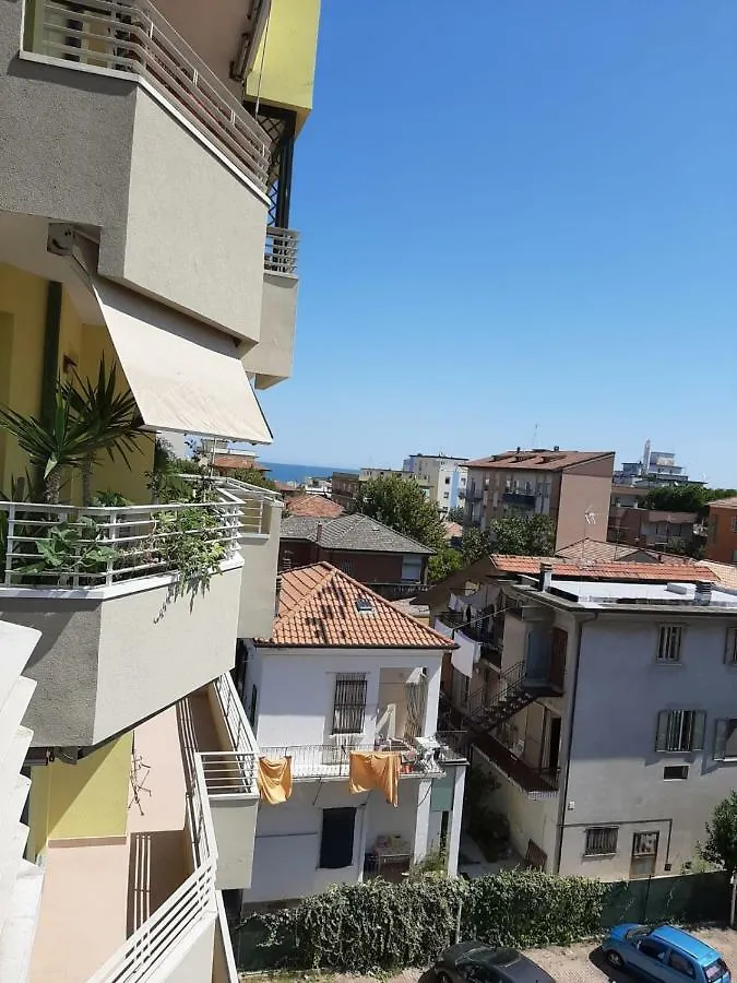 Domus Maris Viserba: Beachfront Stay Near Rimini Fairgrounds Apartment