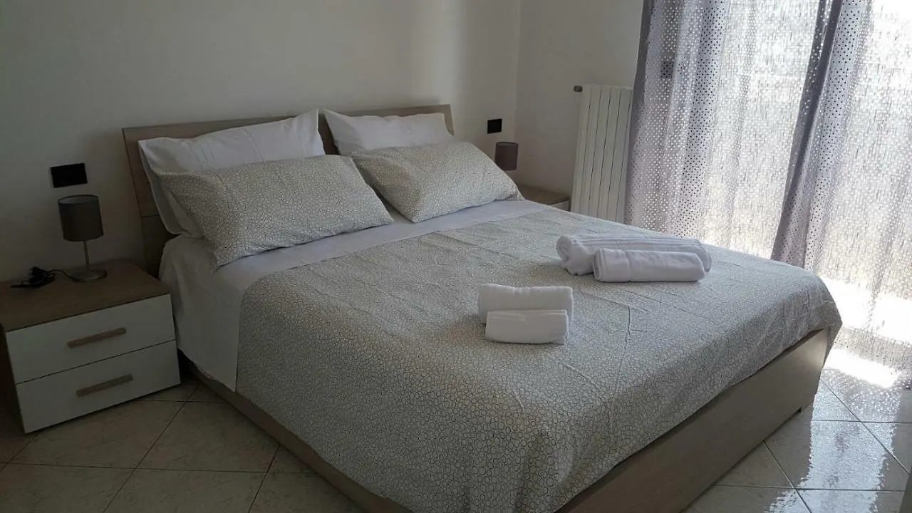 Apartment Domus Maris Viserba: Beachfront Stay Near Rimini Fairgrounds